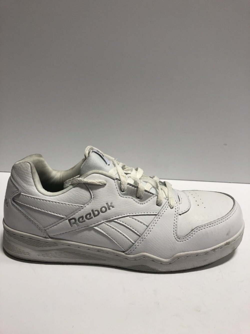 Reebok Women’s BB4500, White Composite Toe Sneakers, Size 12WIDE